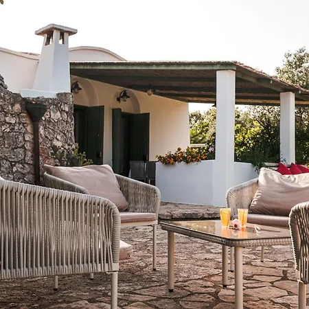 Helloapulia - Trulli Li Cridd Villa